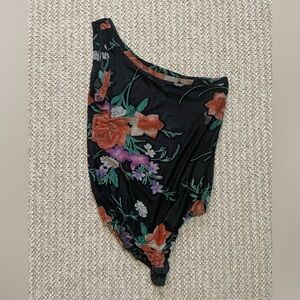 B.YOU One-Shoulder Floral Bodysuit EU 38